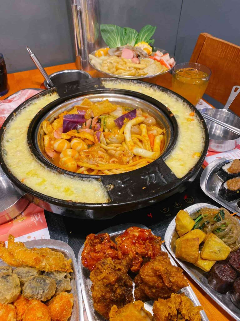 Các loại topping bánh gạo tại Dookki